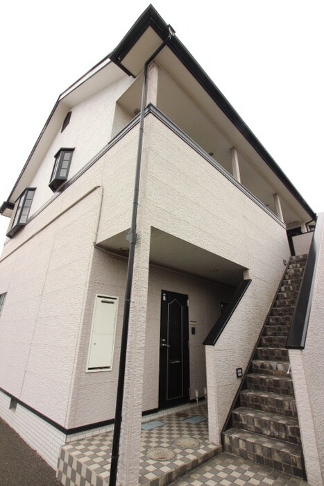 物件外観写真4　(エントランス部分)