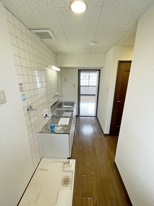 物件内観写真18　(廊下)