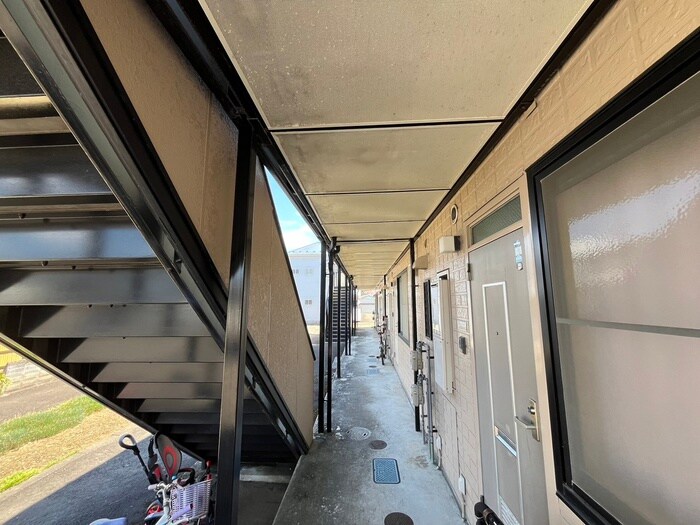 物件外観写真3　(エントランス部分)