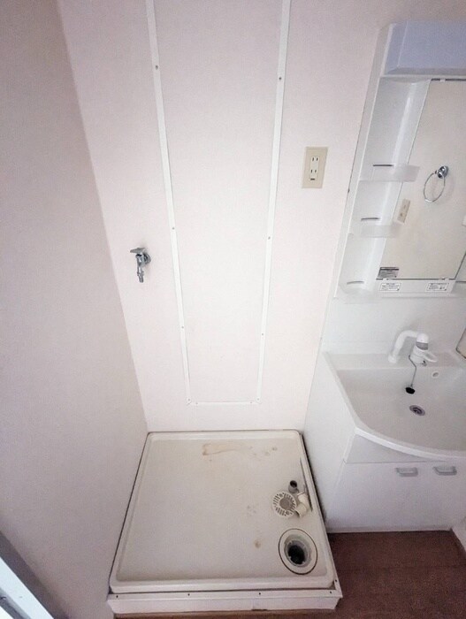 物件内観写真13　(洗濯機置場)