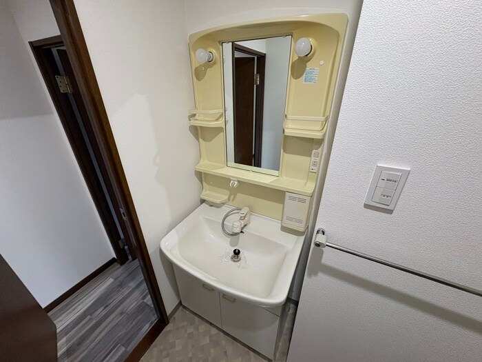 物件内観写真12　(洗面)