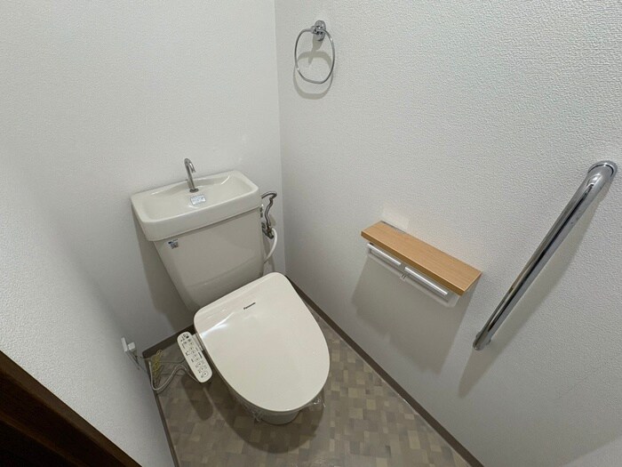 物件内観写真13　(トイレ)