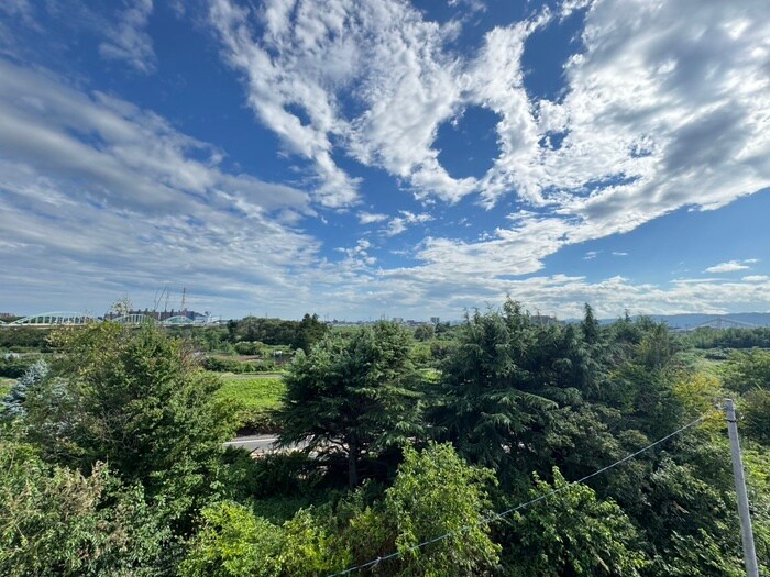 物件内観写真22　(室内からの展望)