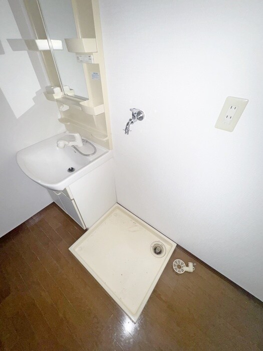 物件内観写真11　(洗濯機置場)