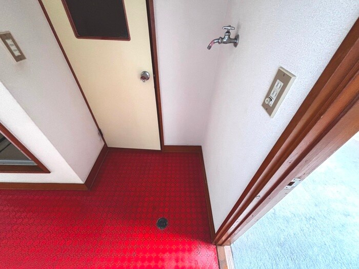 物件内観写真17　(洗濯機置場)