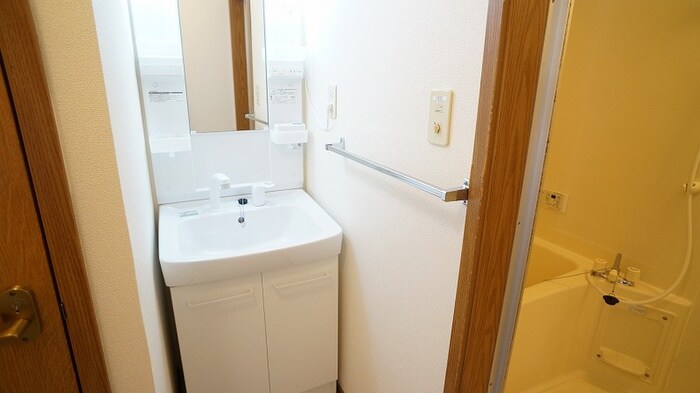 物件内観写真8　(洗面)