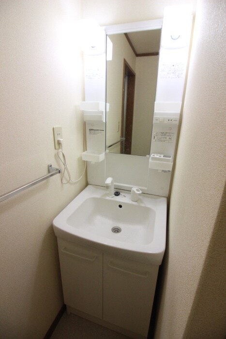 物件内観写真8　(洗面)