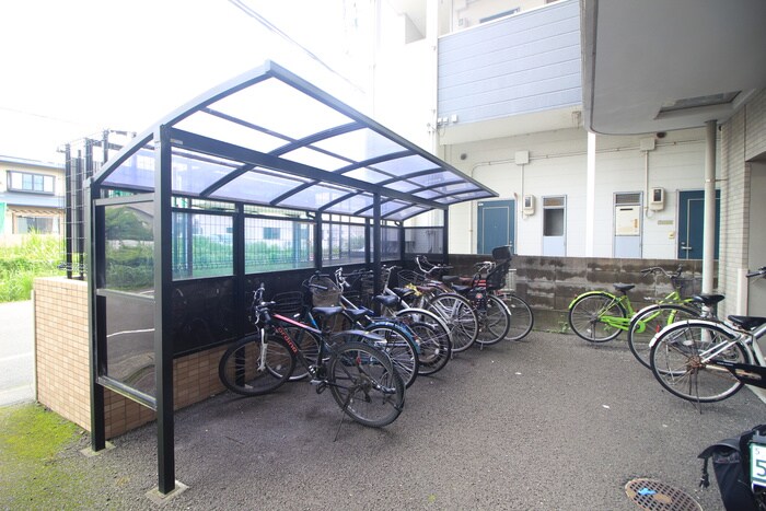 物件外観写真5　(駐輪場)