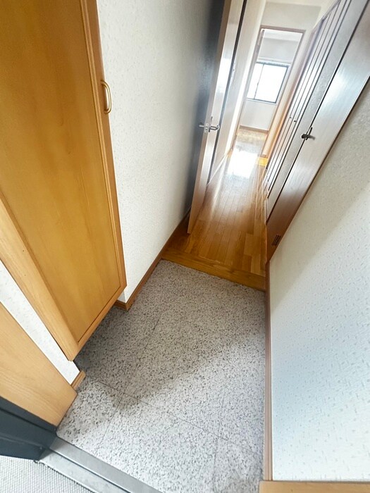 物件内観写真17　(玄関)