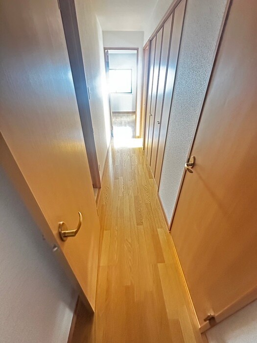 物件内観写真19　(廊下)