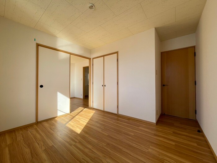 物件内観写真9　(居室)