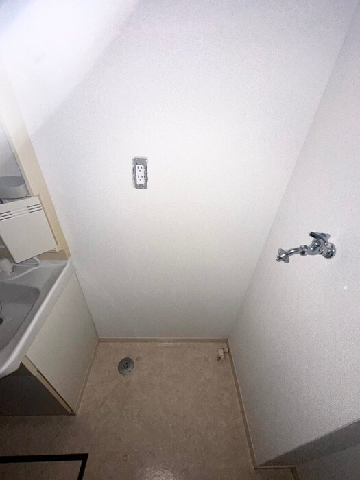 物件内観写真14　(洗濯機置場)