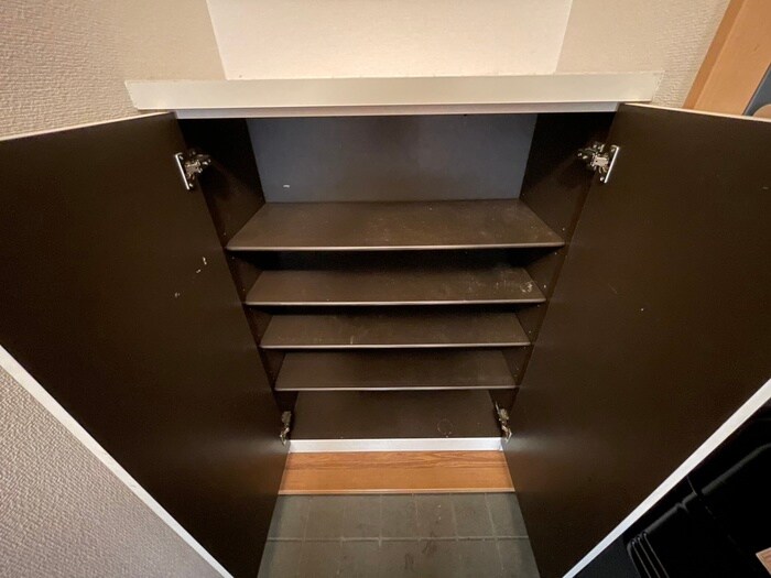 物件内観写真18　(靴箱)