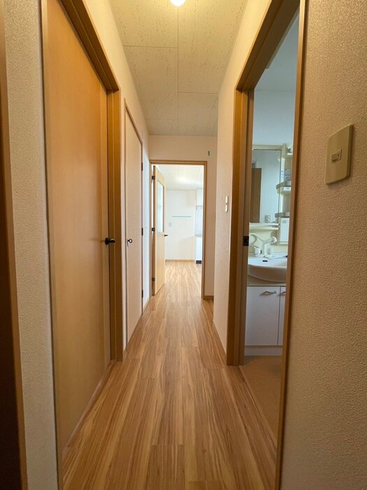 物件内観写真19　(廊下)