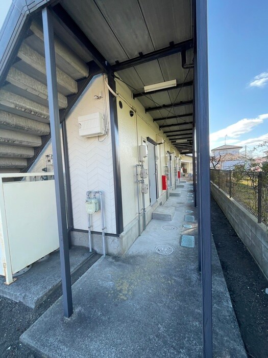 物件外観写真3　(エントランス部分)