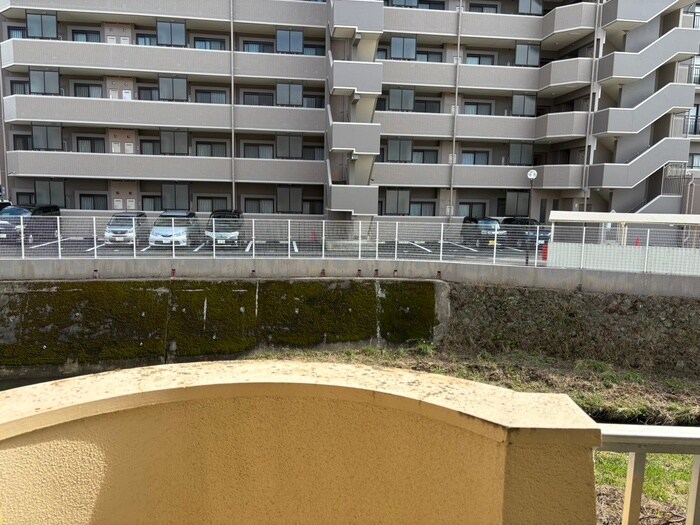 物件内観写真22　(室内からの展望)