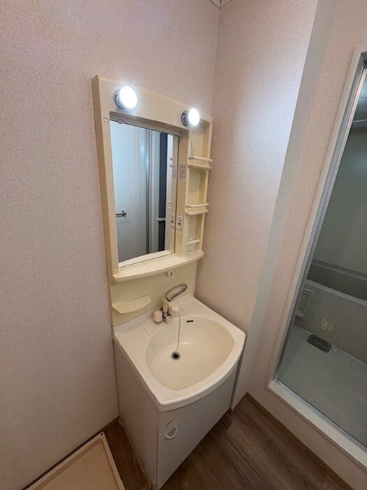 物件内観写真8　(洗面)