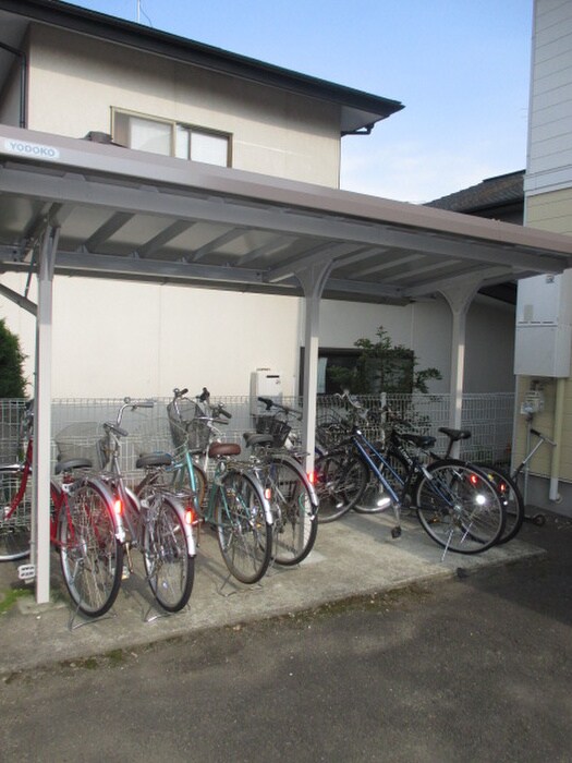 物件外観写真4　(駐輪場)