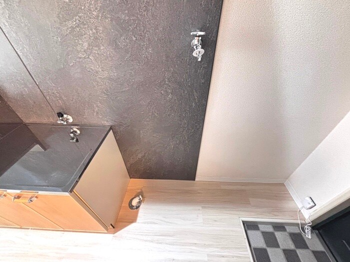 物件内観写真16　(洗濯機置場)