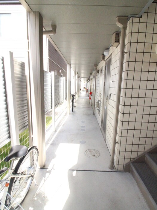 物件外観写真4　(エントランス部分)