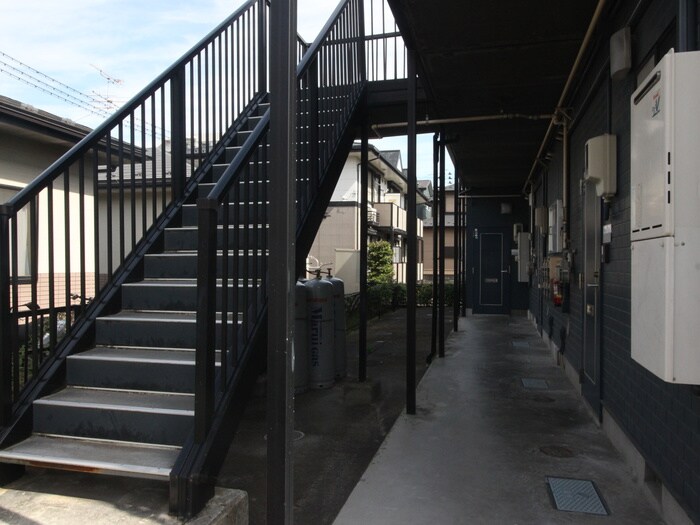 物件外観写真6　(エントランス部分)