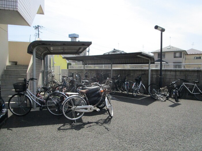物件外観写真4　(駐輪場)