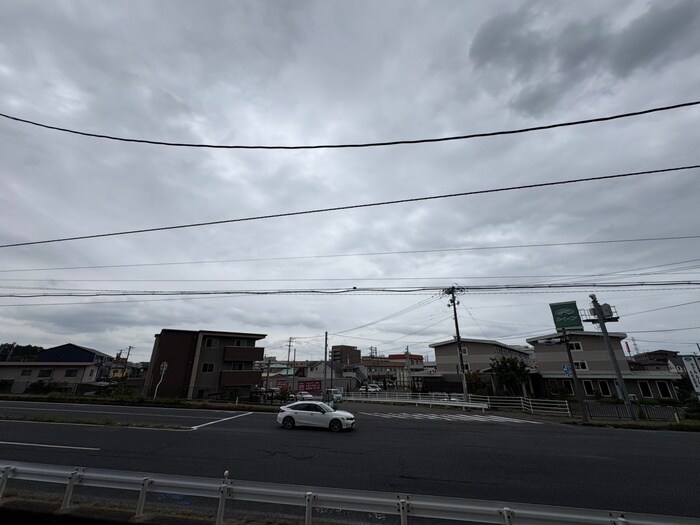 物件内観写真22　(室内からの展望)