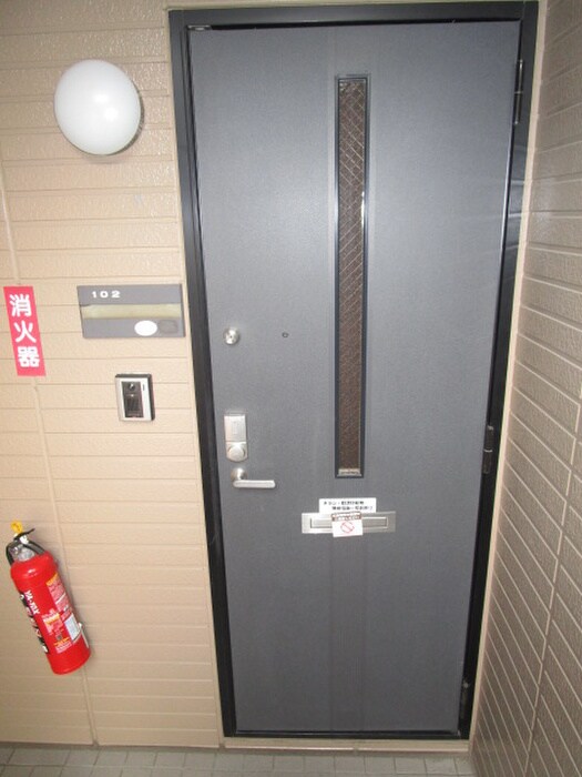 物件外観写真6　(エントランス部分)