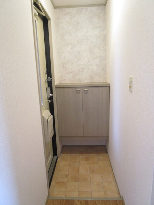 物件内観写真16　(玄関)