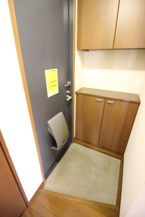物件内観写真13　(玄関)