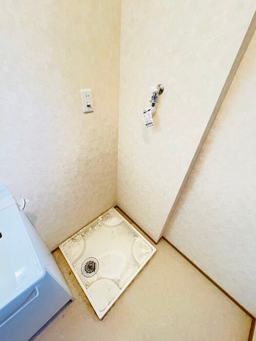 物件内観写真13　(洗濯機置場)