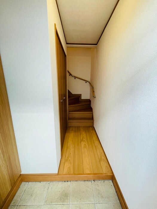 物件内観写真17　(玄関)