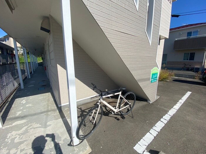 物件外観写真5　(駐輪場)