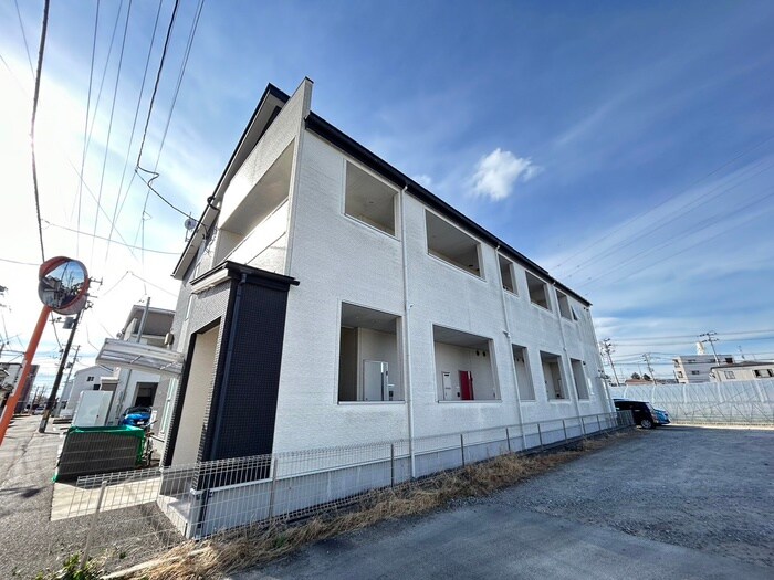 物件外観写真6　(エントランス部分)