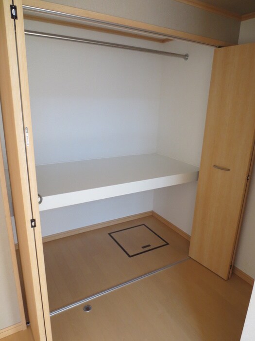 物件内観写真12　(収納)