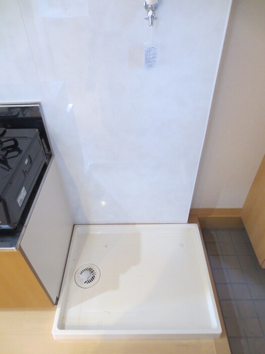 物件内観写真15　(洗濯機置場)