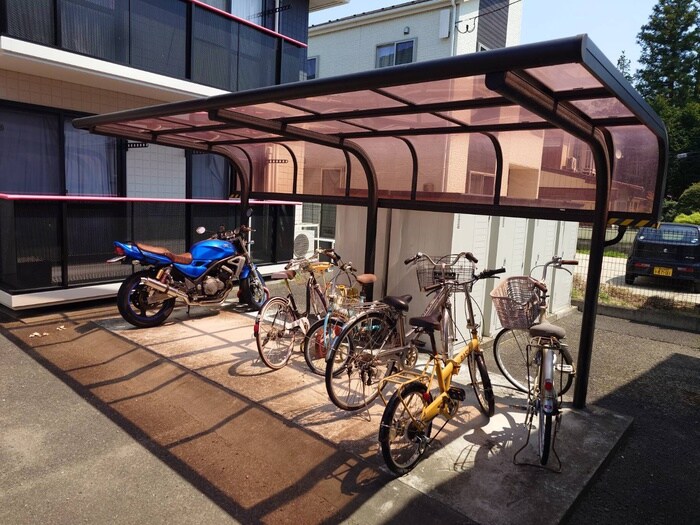 物件外観写真6　(駐輪場)