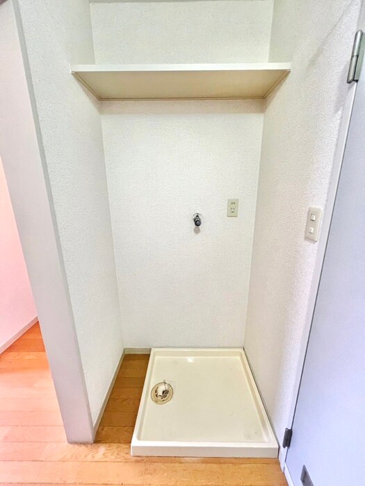 物件内観写真13　(洗濯機置場)