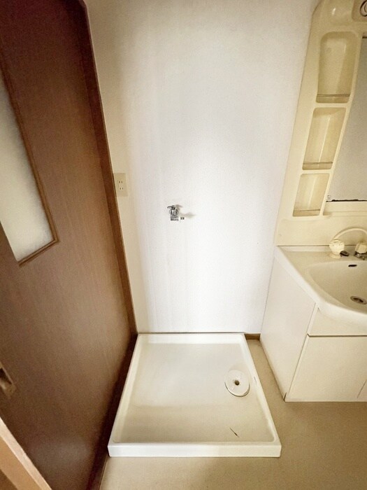 物件内観写真13　(洗濯機置場)