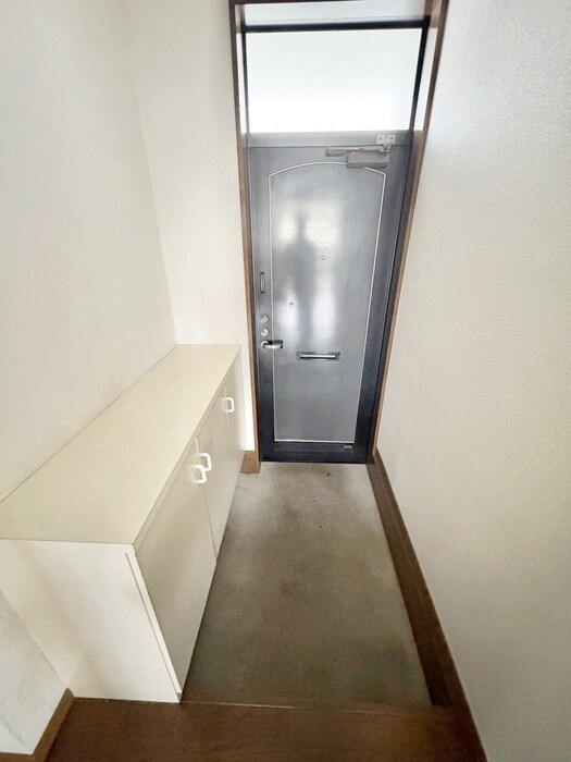 物件内観写真17　(玄関)