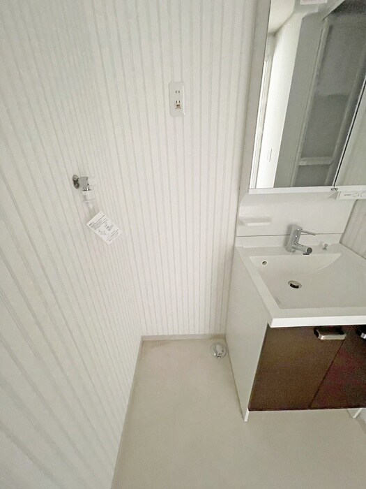 物件内観写真13　(洗濯機置場)