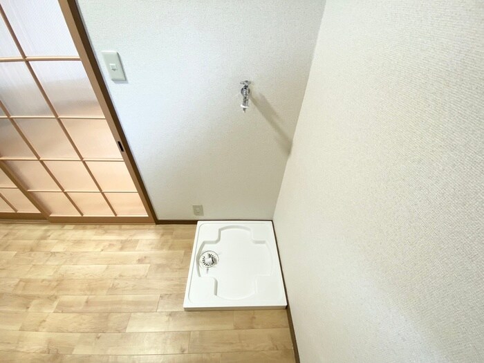 物件内観写真13　(洗濯機置場)