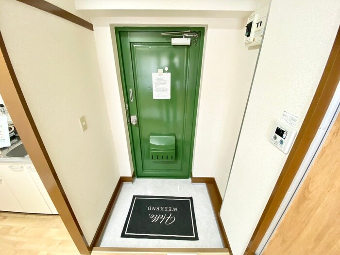 物件内観写真14　(玄関)