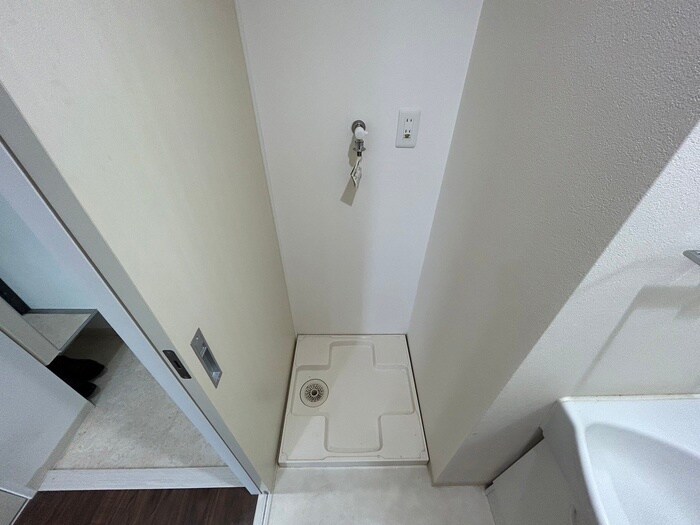 物件内観写真12　(洗濯機置場)