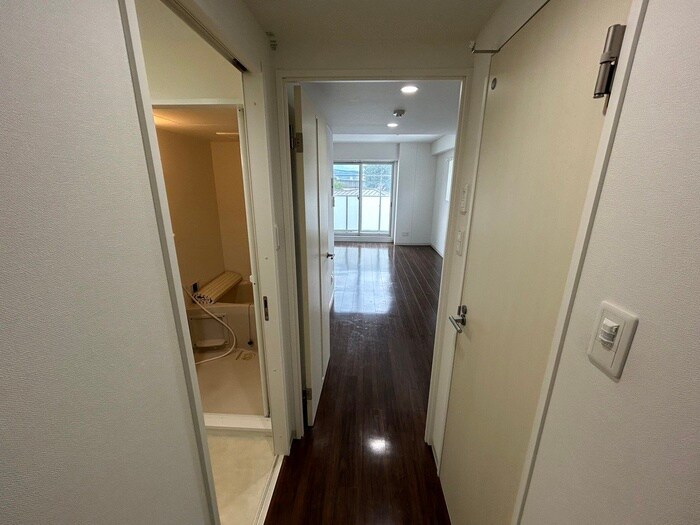 物件内観写真16　(廊下)