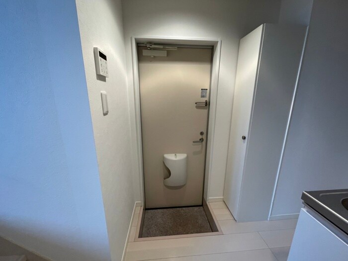 物件内観写真16　(玄関)