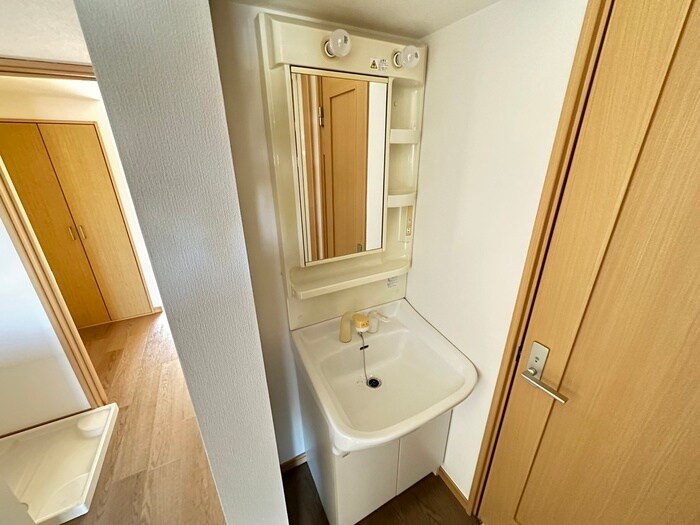 物件内観写真10　(洗面)