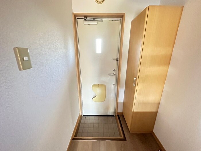 物件内観写真17　(玄関)