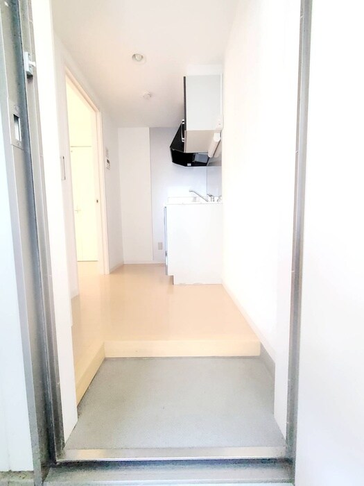 物件内観写真16　(玄関)