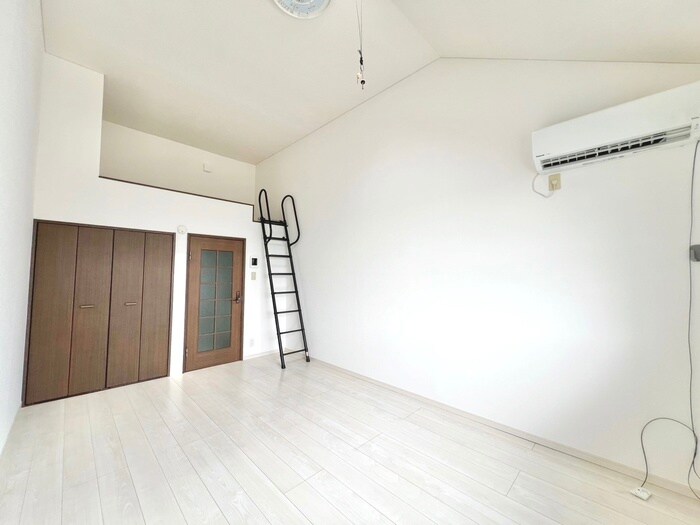 物件内観写真8　(居室)